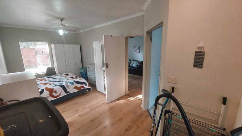 To Let 1 Bedroom Property for Rent in Oakglen Western Cape